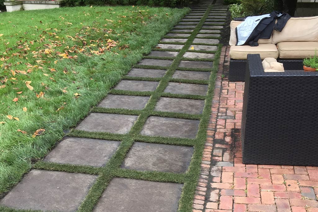 Turf + Pavers - Image 4